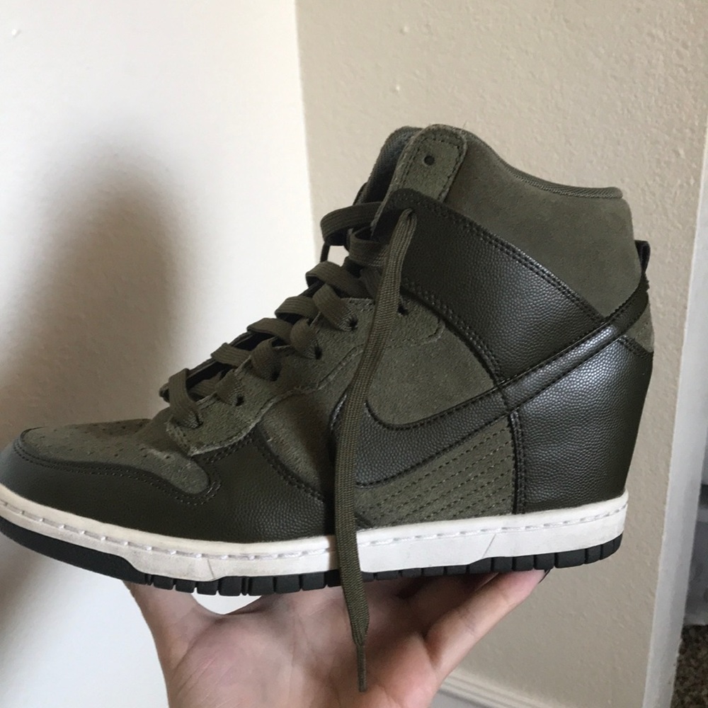 Nike Wedge Sneakers - Green